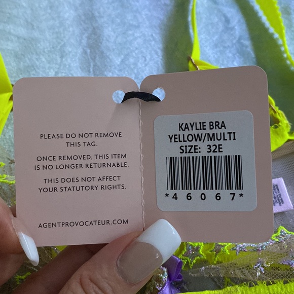 Selling both as a set. I adored this style, cut and color. - Picture 3 of 3